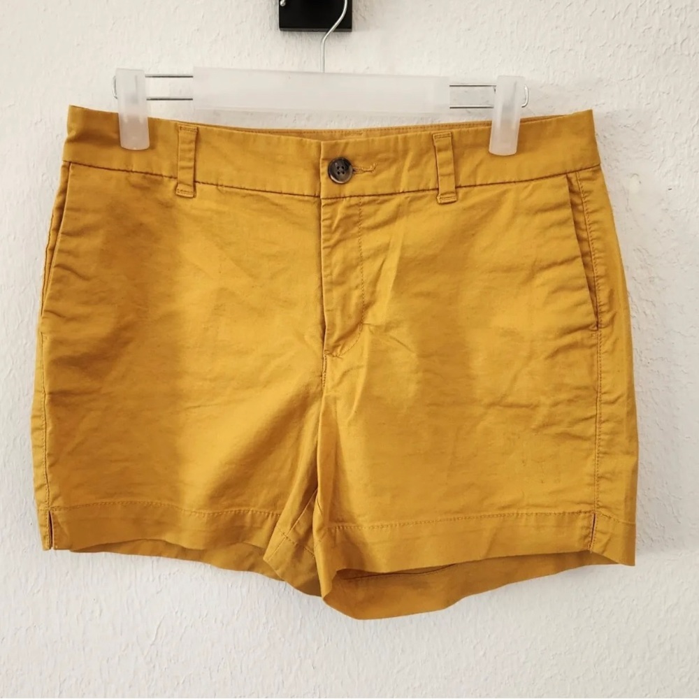 Old Navy Everyday Shorts Marigold Size 4 Womens